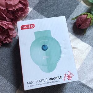 Dash Mini Waffle Maker never used